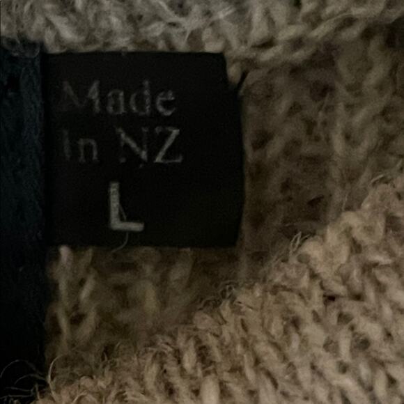 Made in New Zealand Jackson and Bay Wool Tweed Gray Sweater. L - Picture 3 of 6